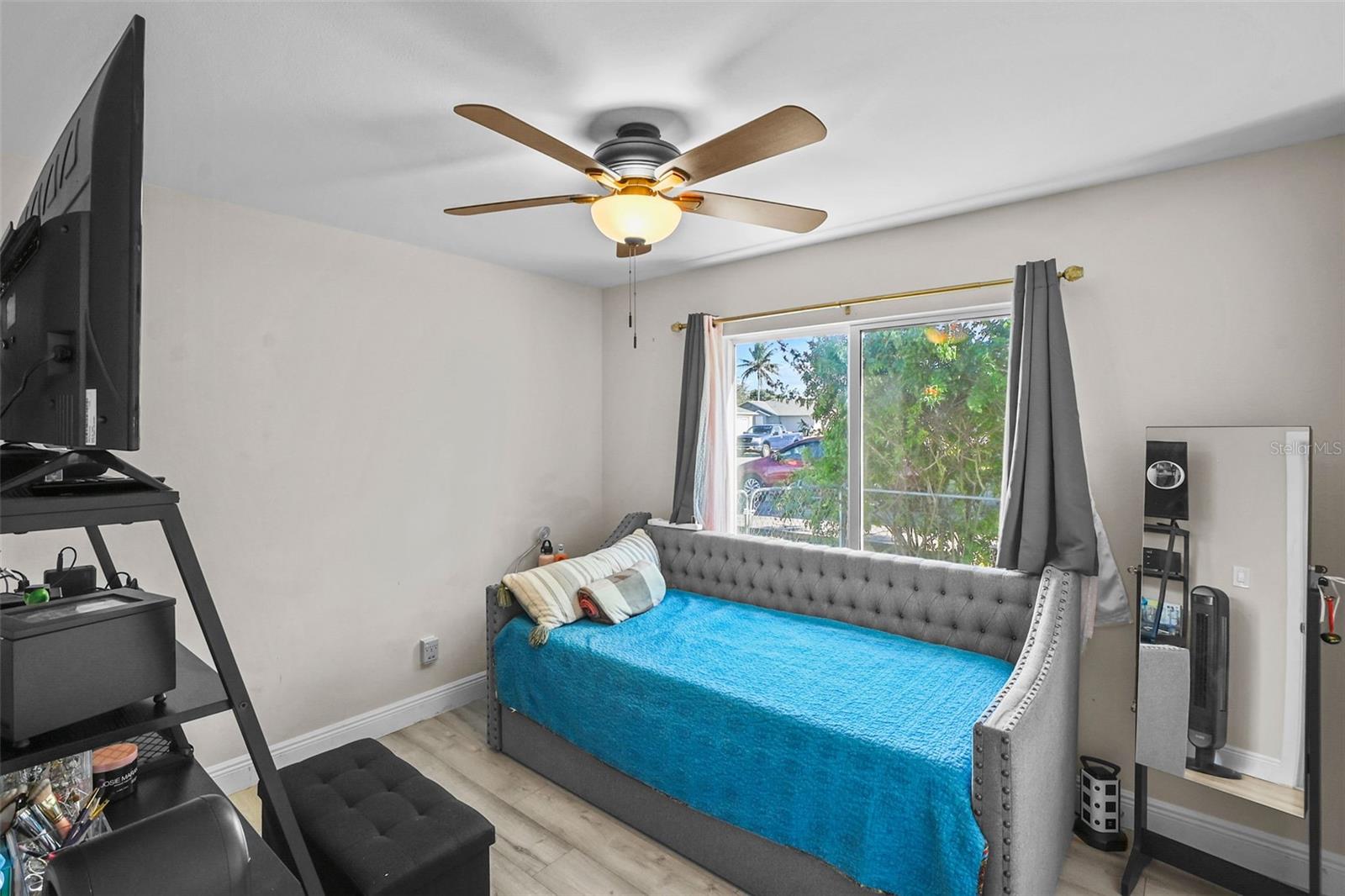 Image 19 of 30 For 18470 Geranium Road