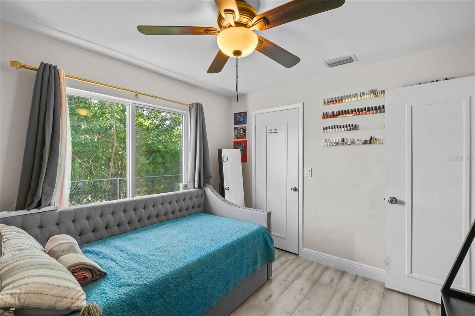 Image 21 of 30 For 18470 Geranium Road