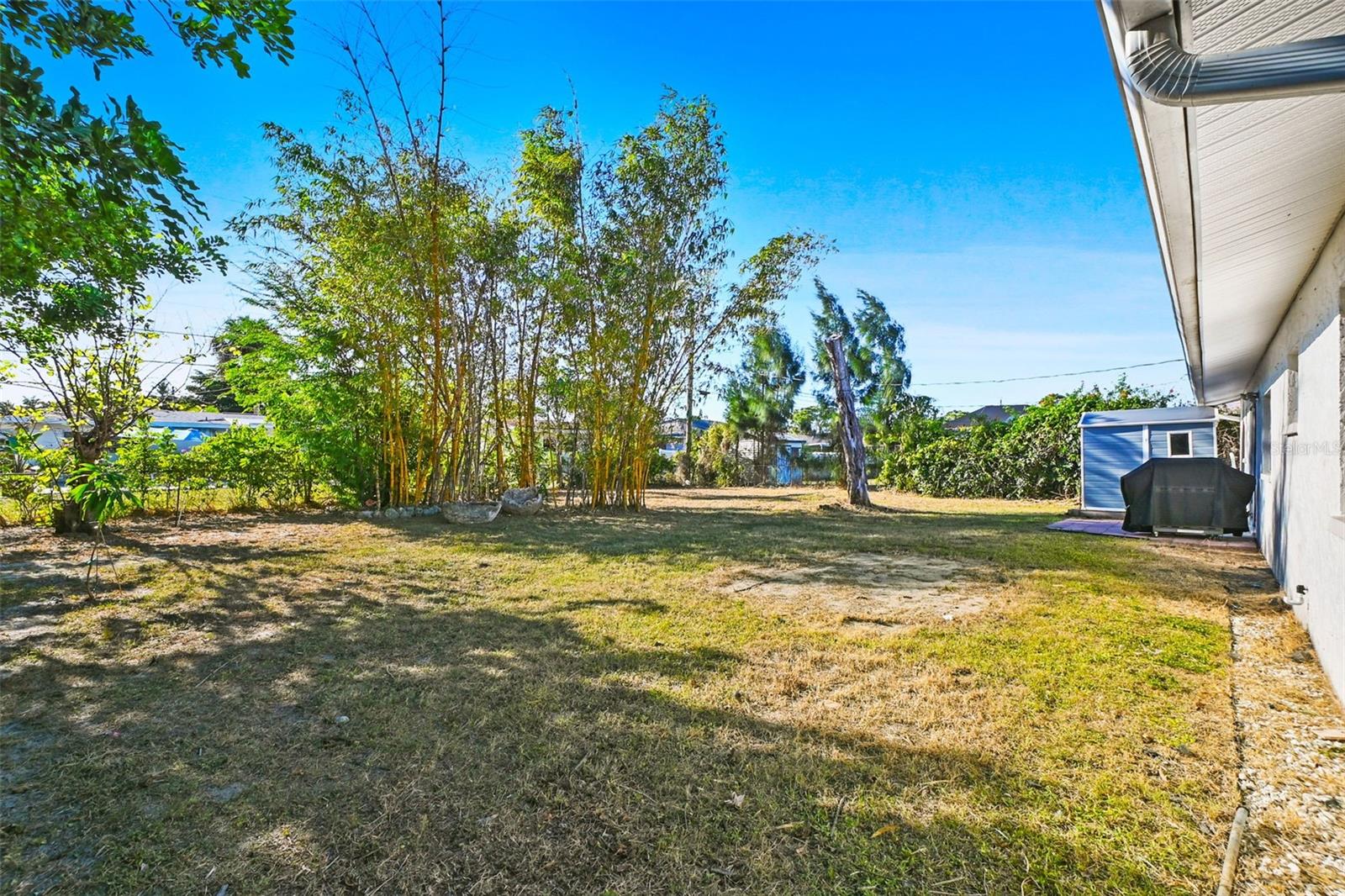 Image 24 of 30 For 18470 Geranium Road