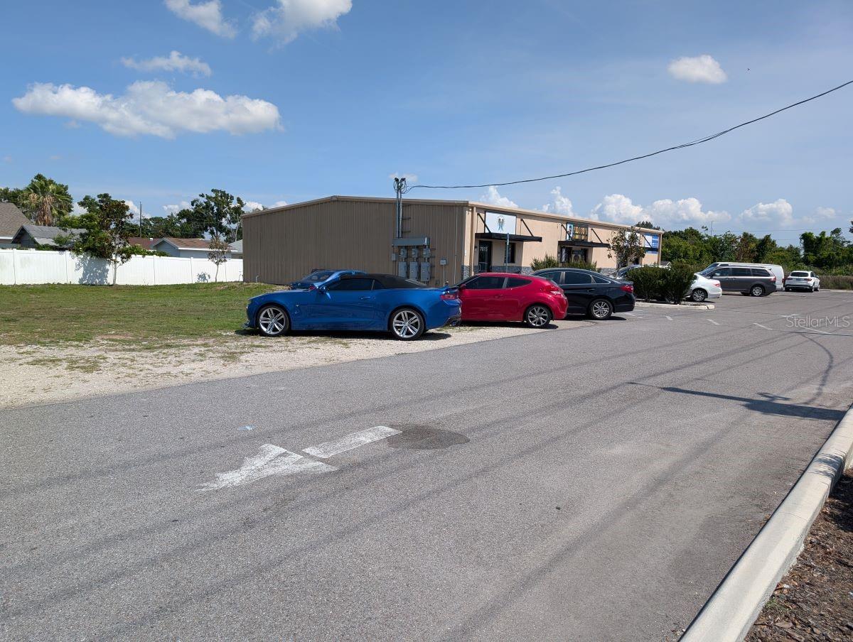 Listing photo id 1 for 7019 Manhattan Avenue