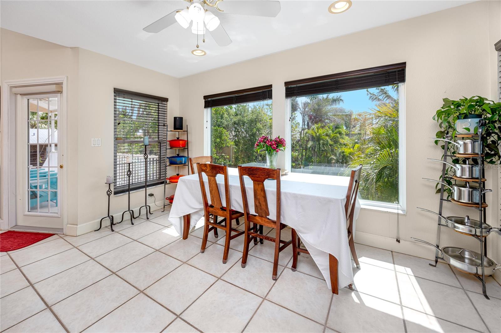 Image 17 of 67 For 405 8th Avenue N