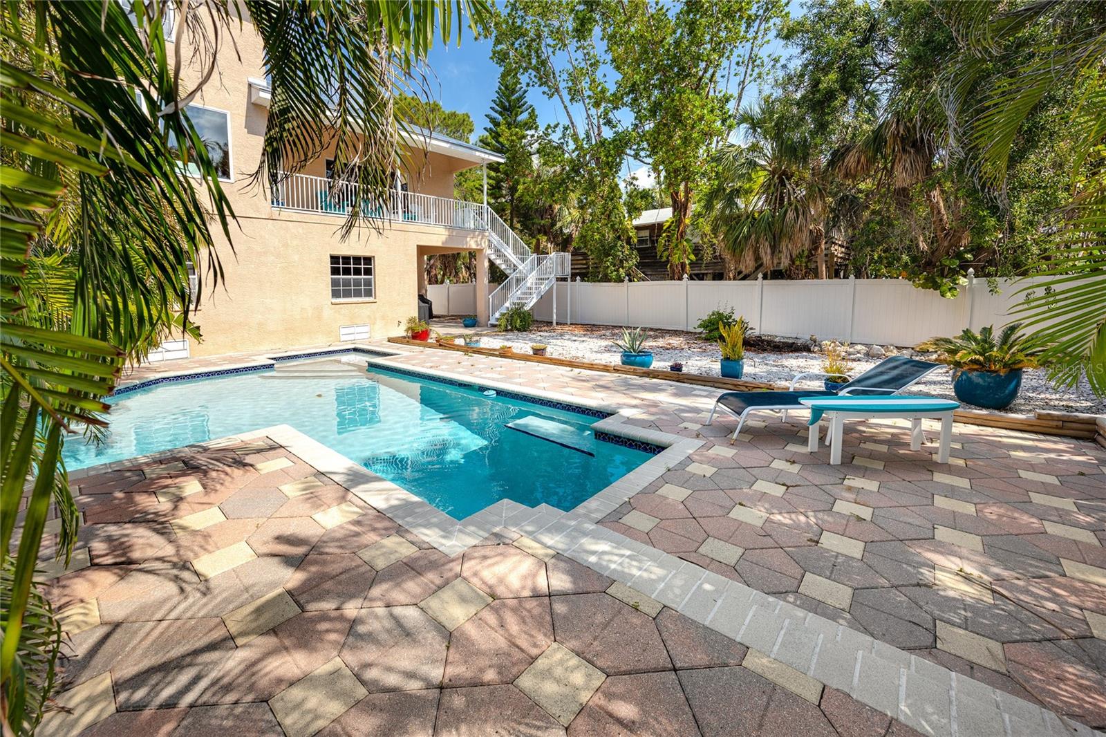 Image 57 of 67 For 405 8th Avenue N