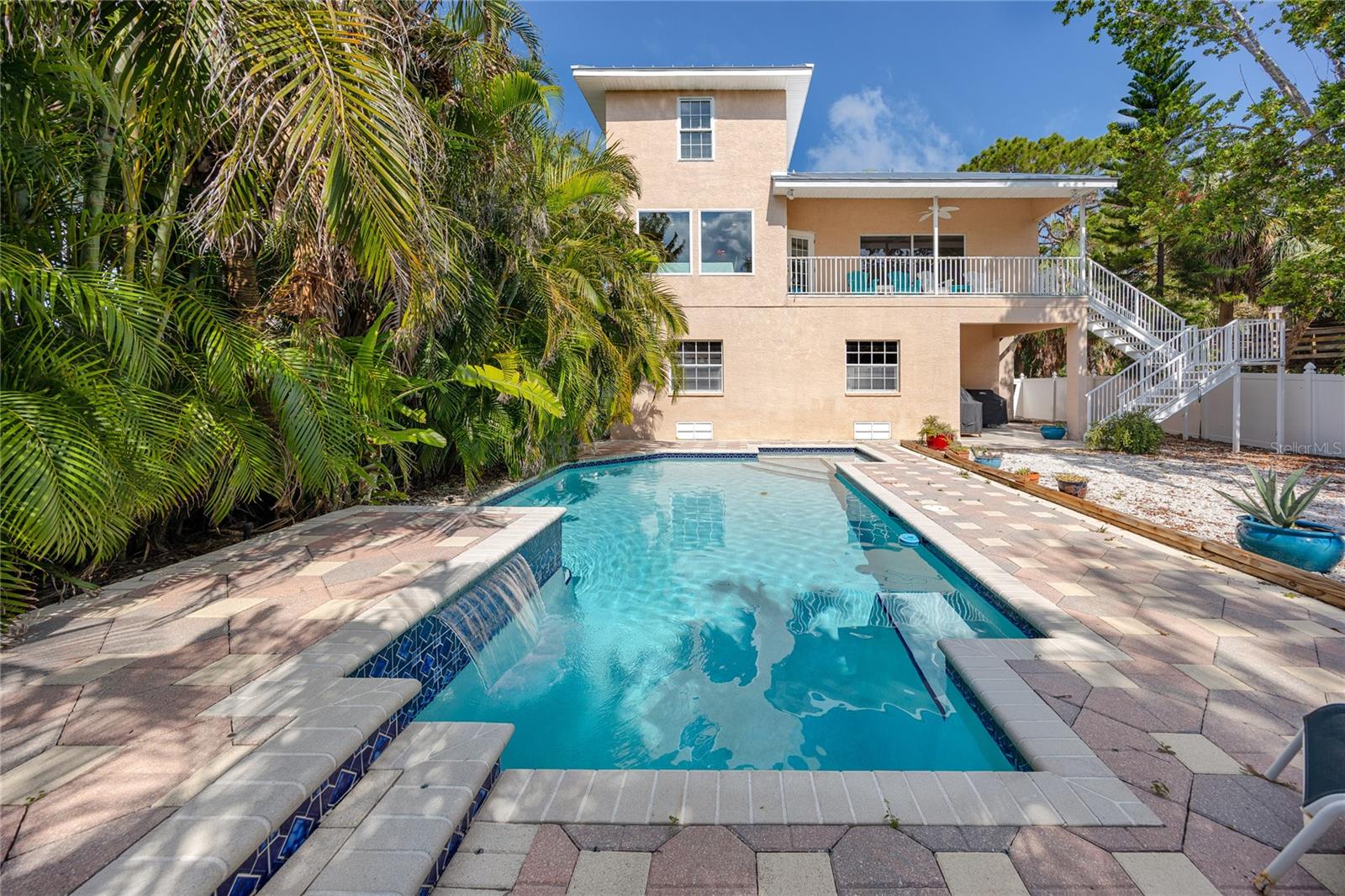 Image 58 of 67 For 405 8th Avenue N