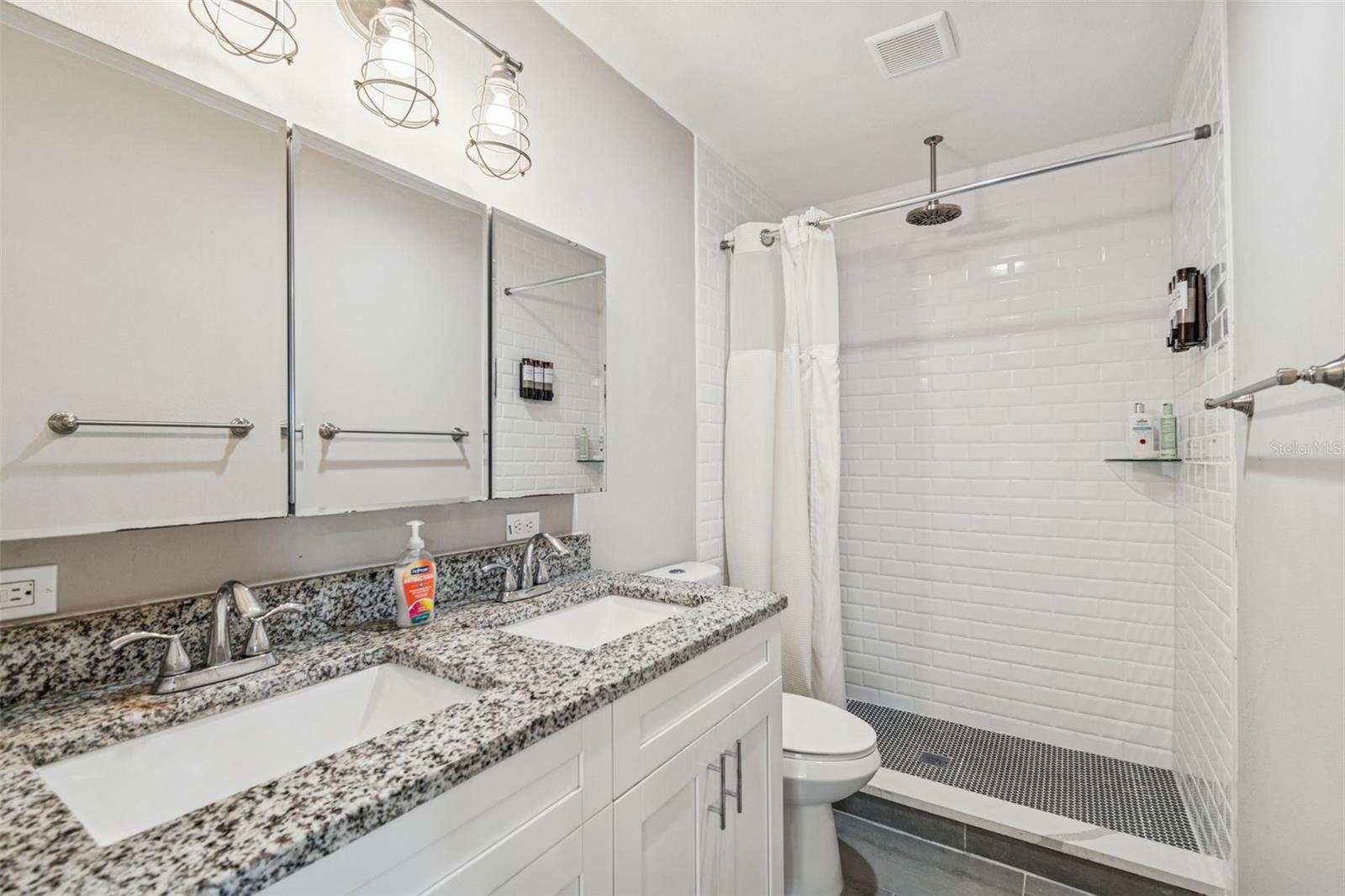 Image 12 of 19 For 4507 Grady Avenue