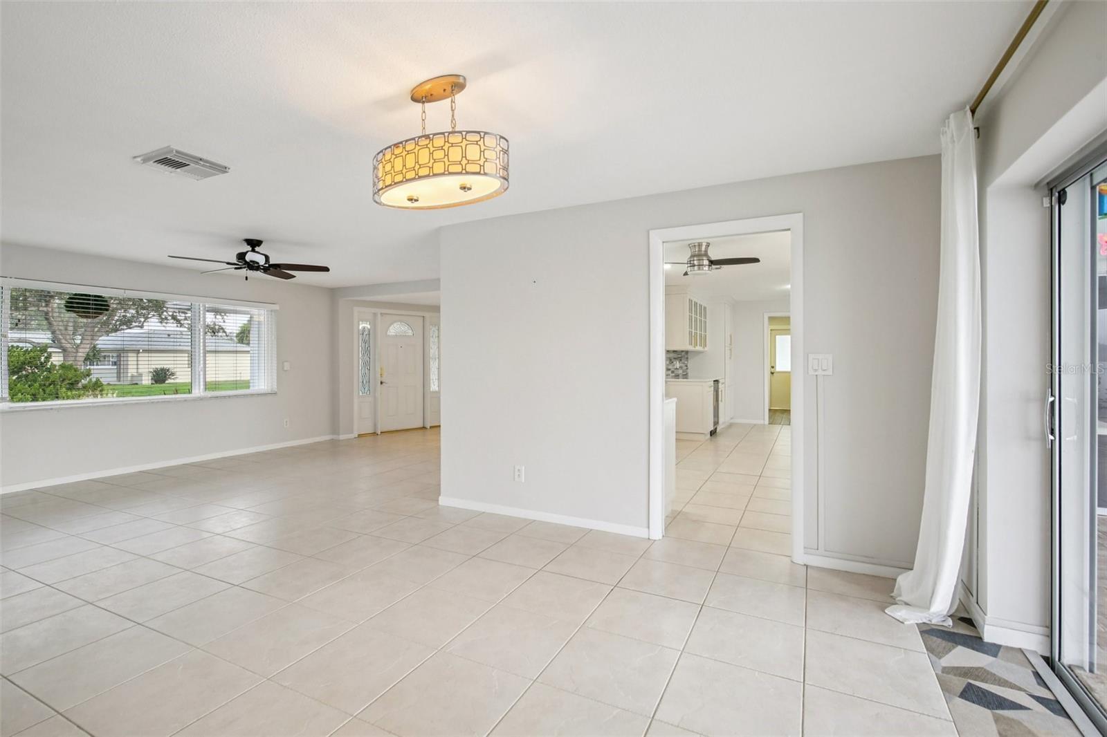 Image 10 of 70 For 2180 Dolphin Boulevard S