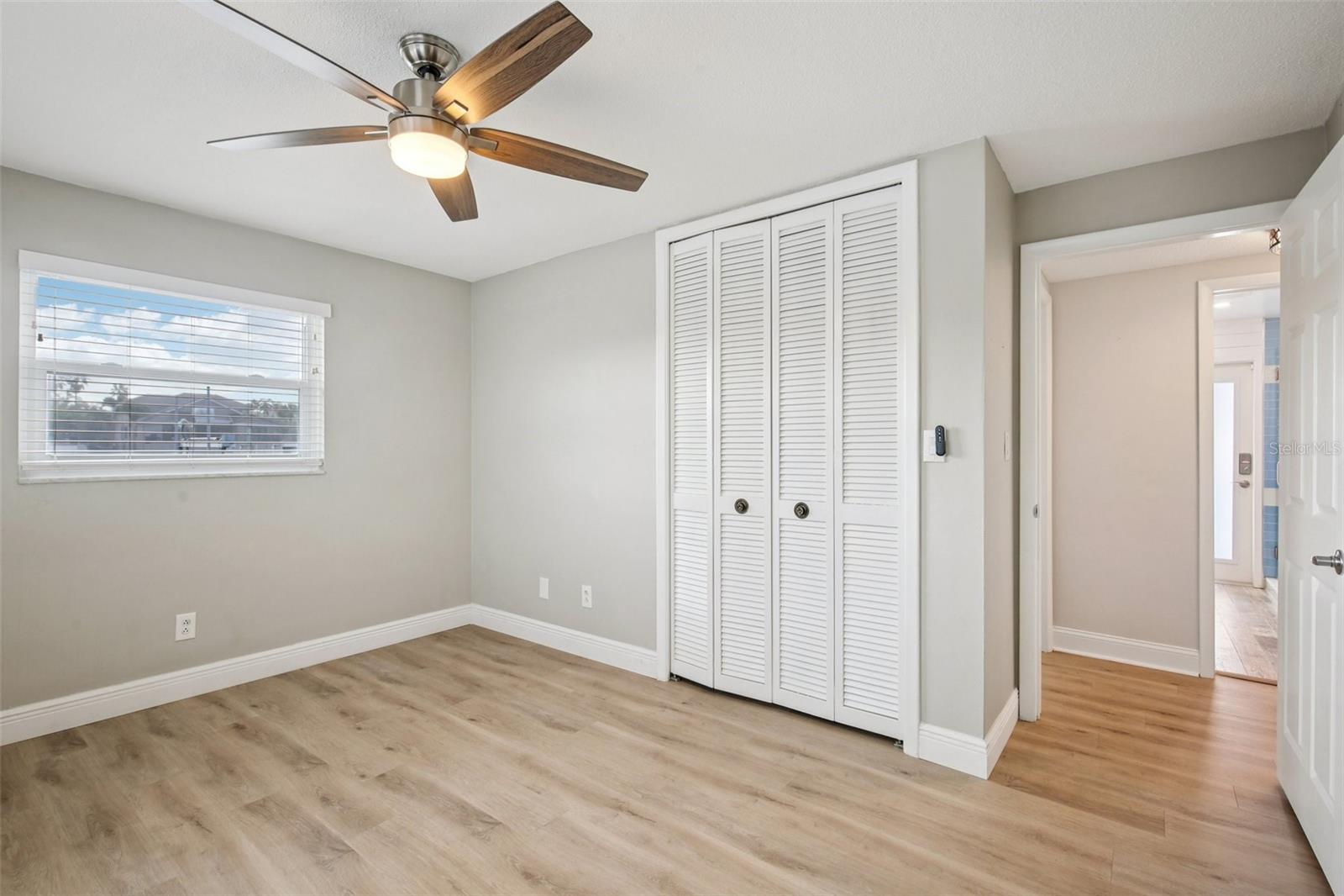 Image 28 of 70 For 2180 Dolphin Boulevard S