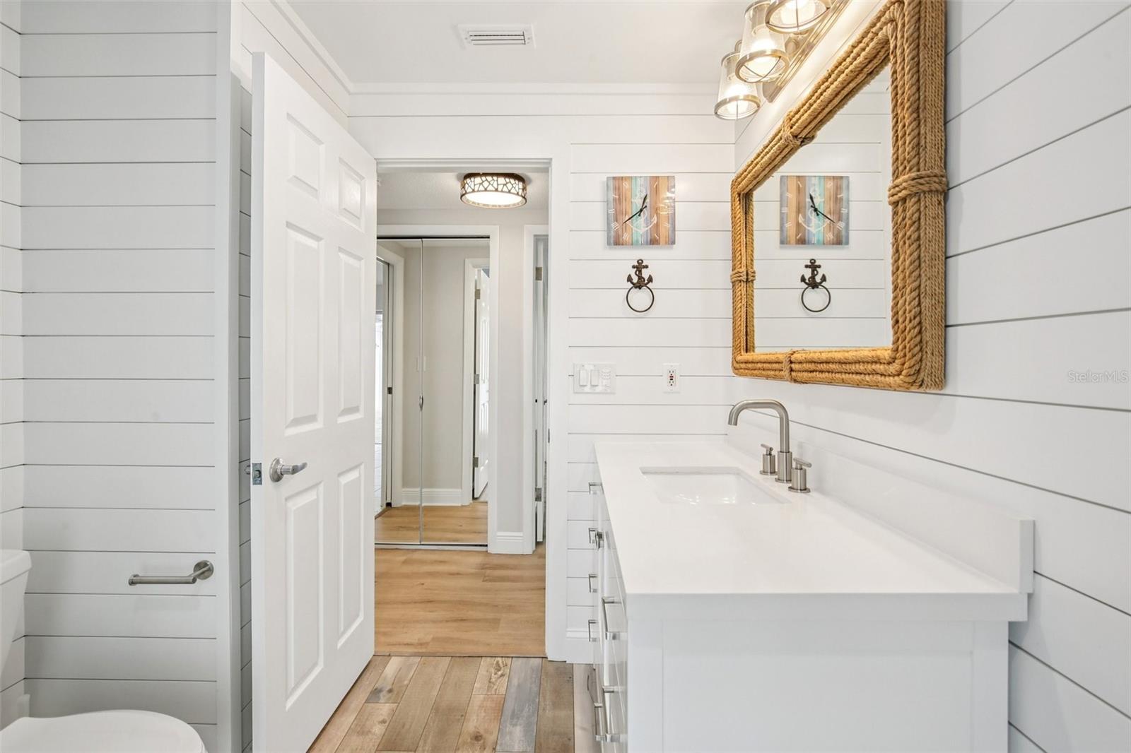 Image 37 of 70 For 2180 Dolphin Boulevard S