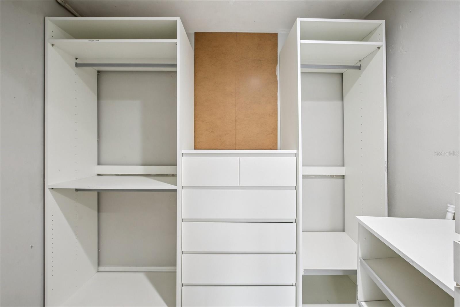 Image 39 of 70 For 2180 Dolphin Boulevard S