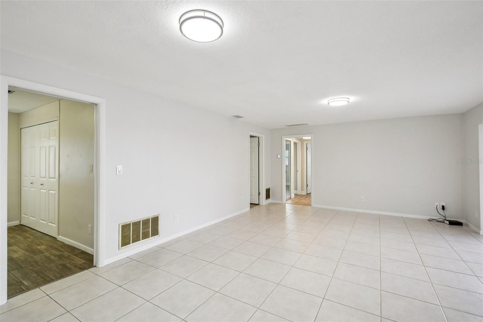 Image 4 of 70 For 2180 Dolphin Boulevard S