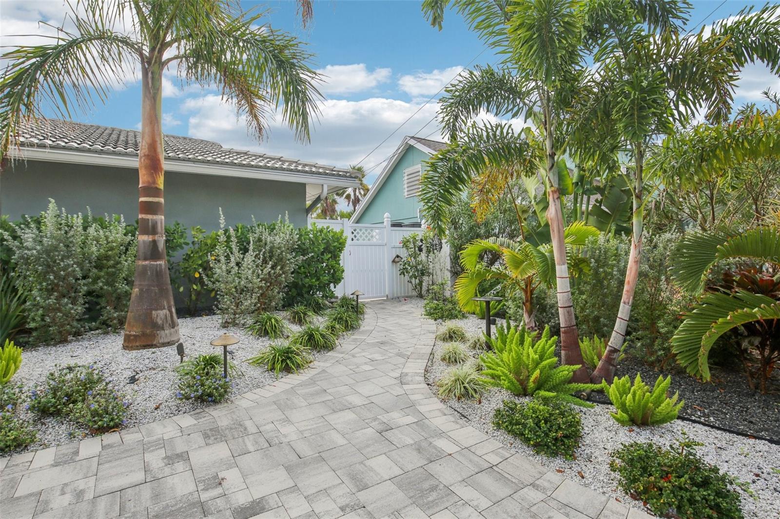 Image 68 of 70 For 2180 Dolphin Boulevard S