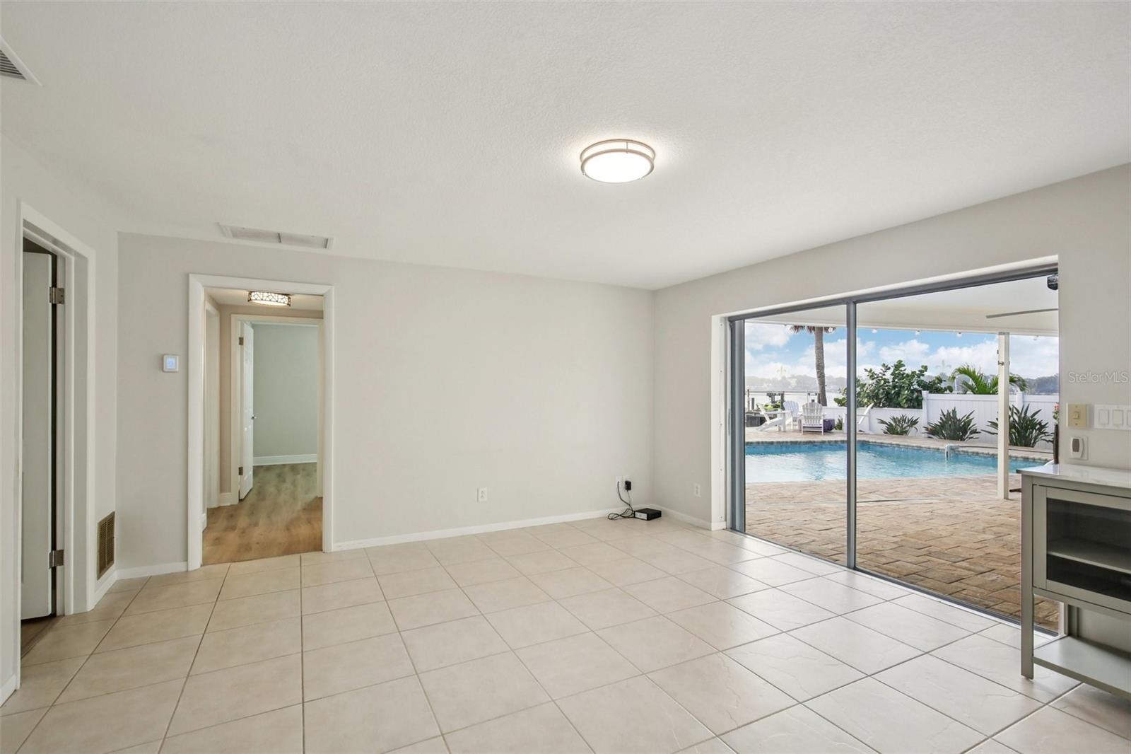 Image 8 of 70 For 2180 Dolphin Boulevard S