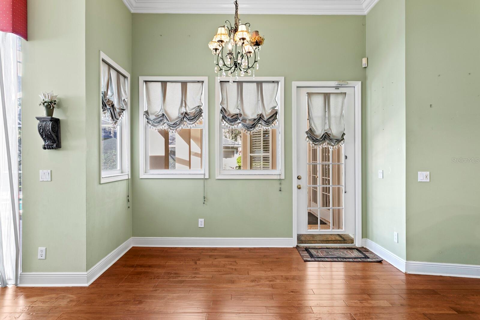 Image 23 of 61 For 6434 Renwick Circle