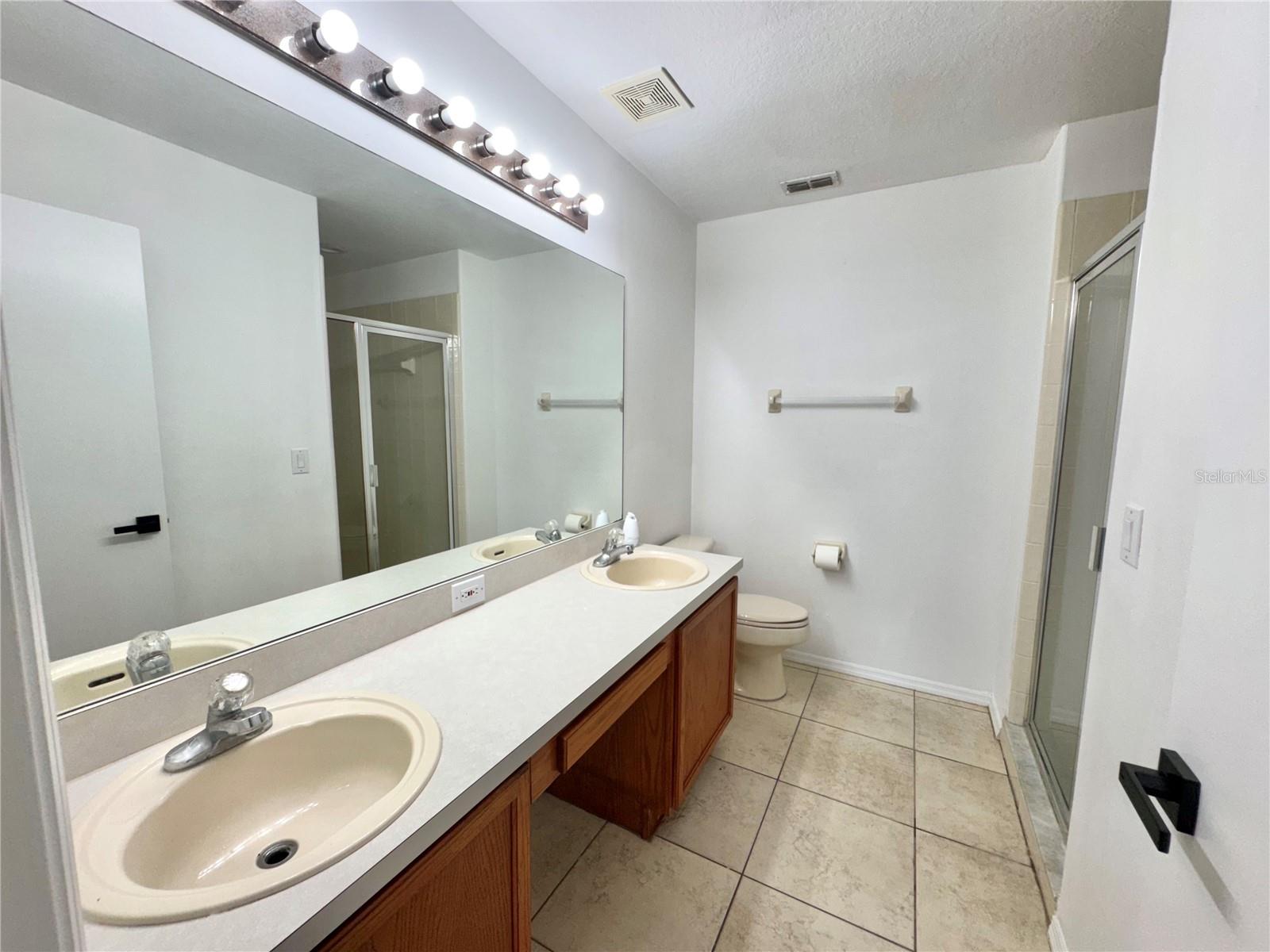 Image 13 of 27 For 13415 Fairway Glen Drive 104