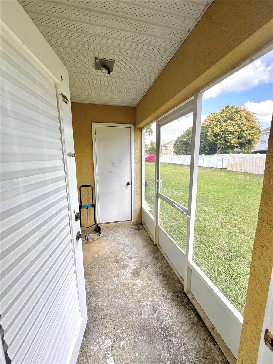 Image 19 of 27 For 13415 Fairway Glen Drive 104