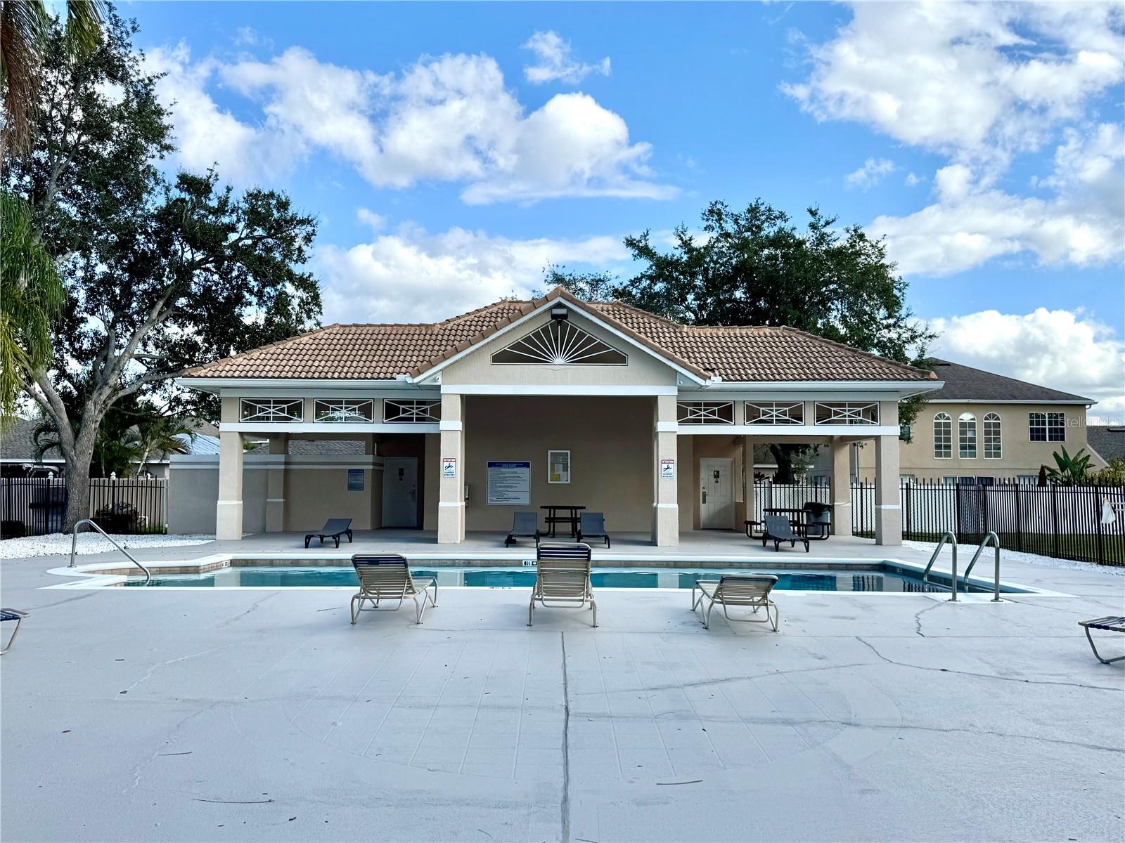 Image 25 of 27 For 13415 Fairway Glen Drive 104