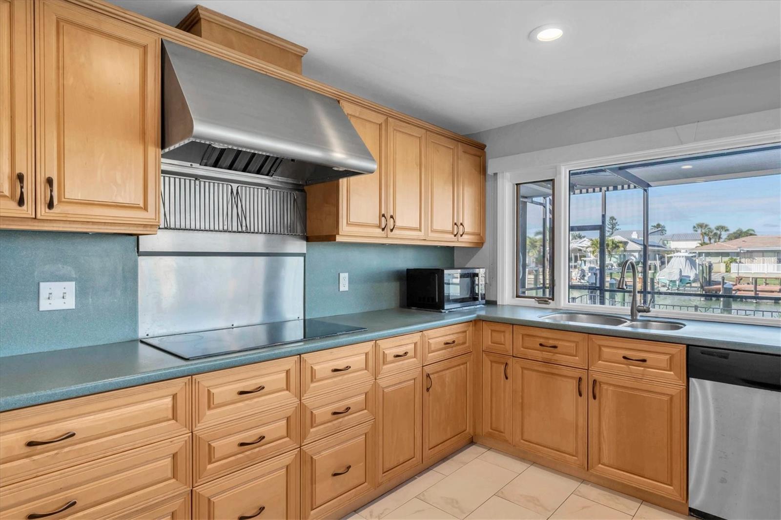 Image 10 of 44 For 4935 62nd Avenue S