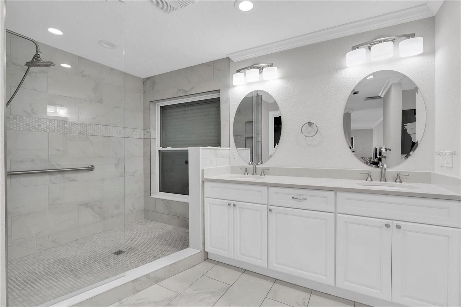 Image 13 of 44 For 4935 62nd Avenue S