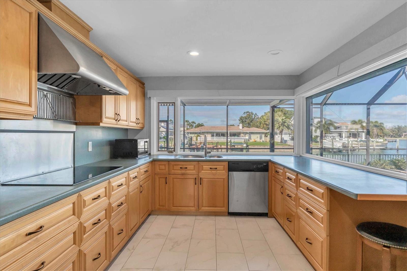 Image 4 of 44 For 4935 62nd Avenue S