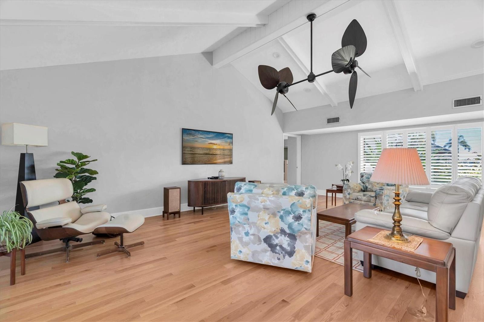 Image 8 of 44 For 4935 62nd Avenue S