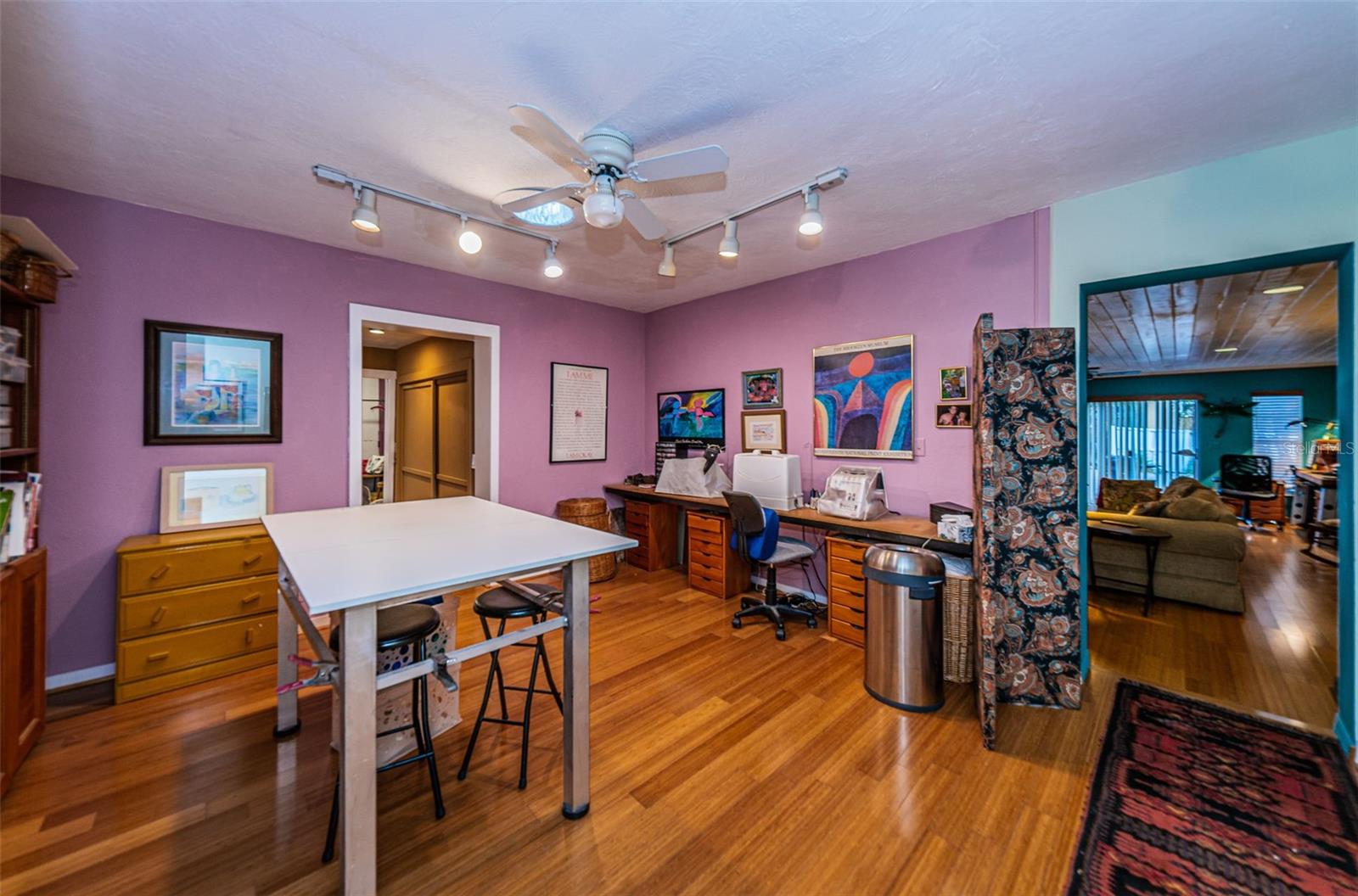 Image 27 of 34 For 330 Spring Boulevard