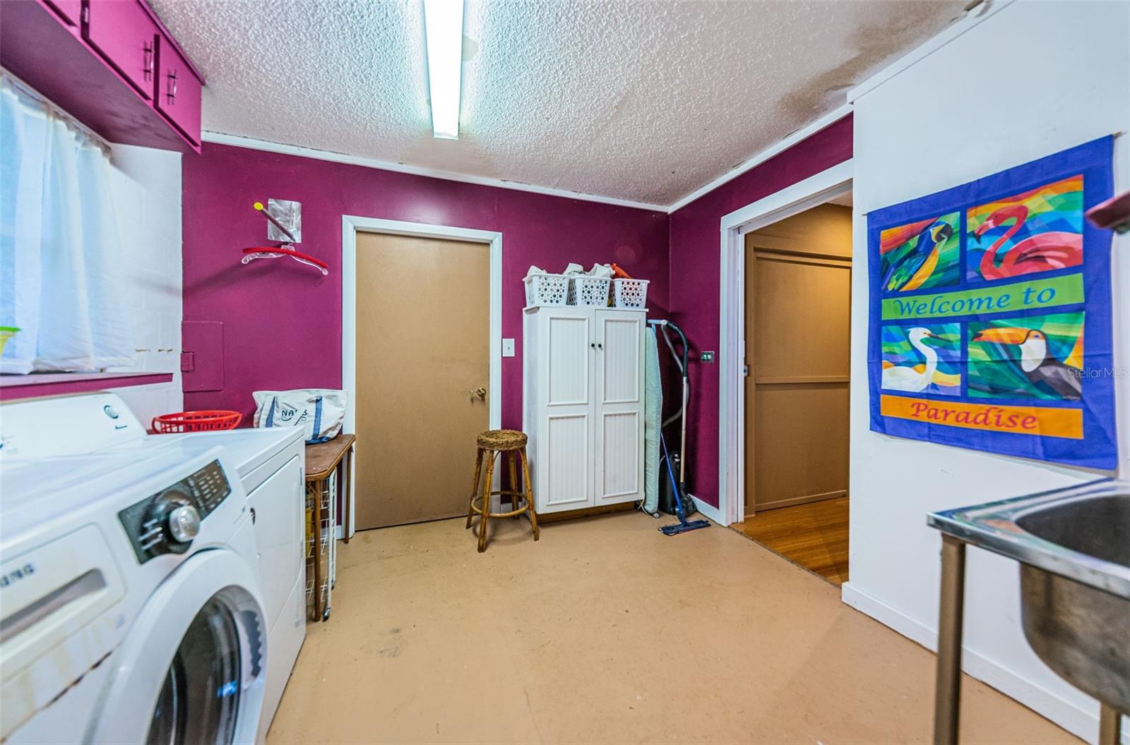 Image 28 of 34 For 330 Spring Boulevard