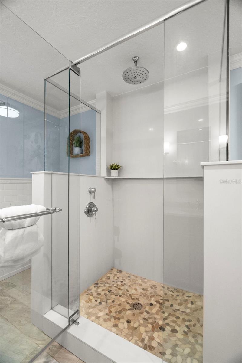 Image 18 of 44 For 2991 Pinewood Run