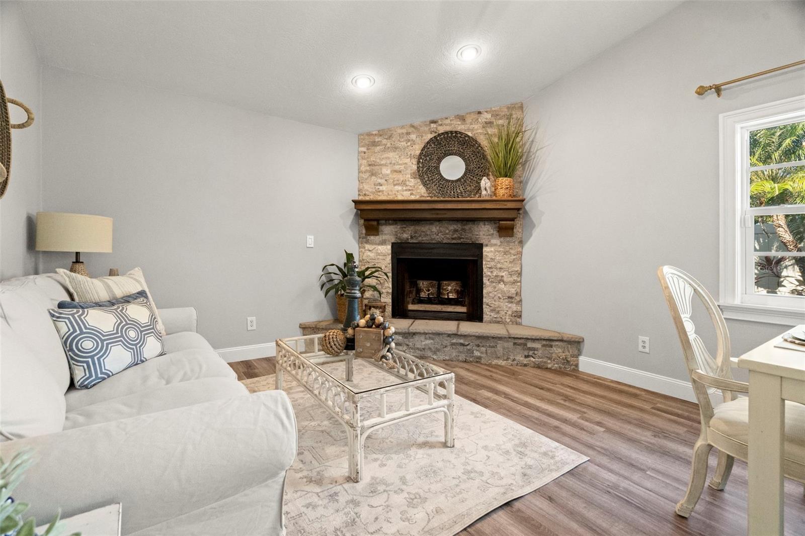 Image 30 of 44 For 2991 Pinewood Run