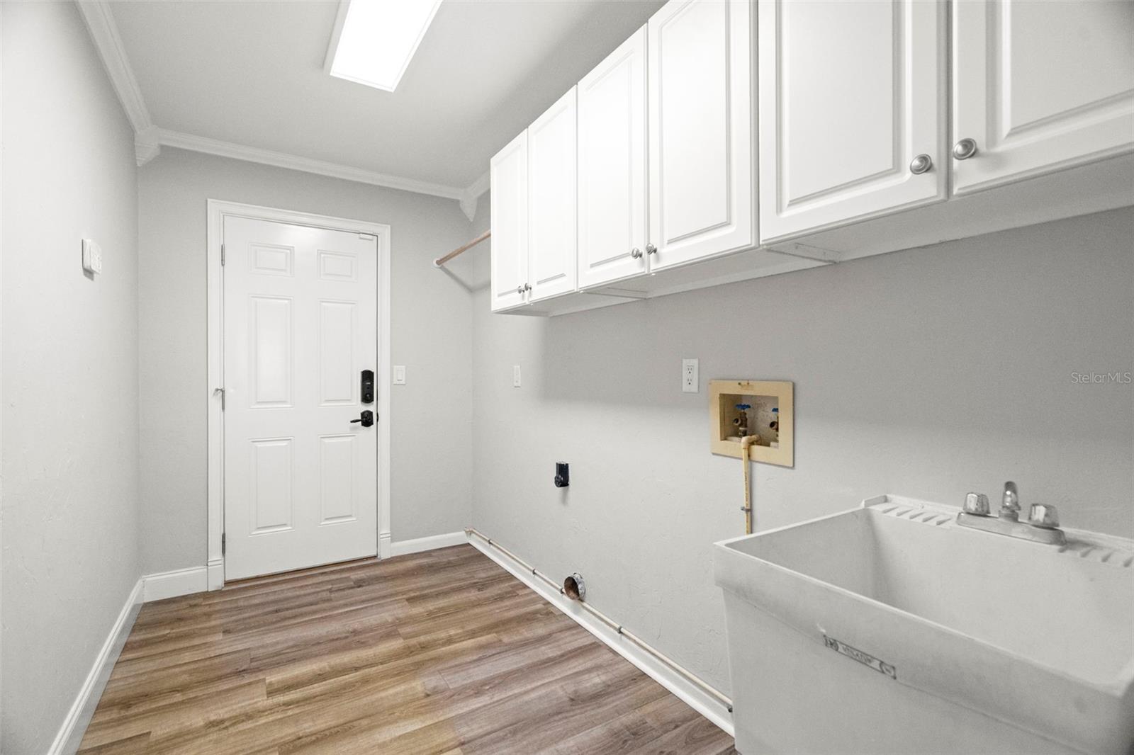 Image 43 of 44 For 2991 Pinewood Run