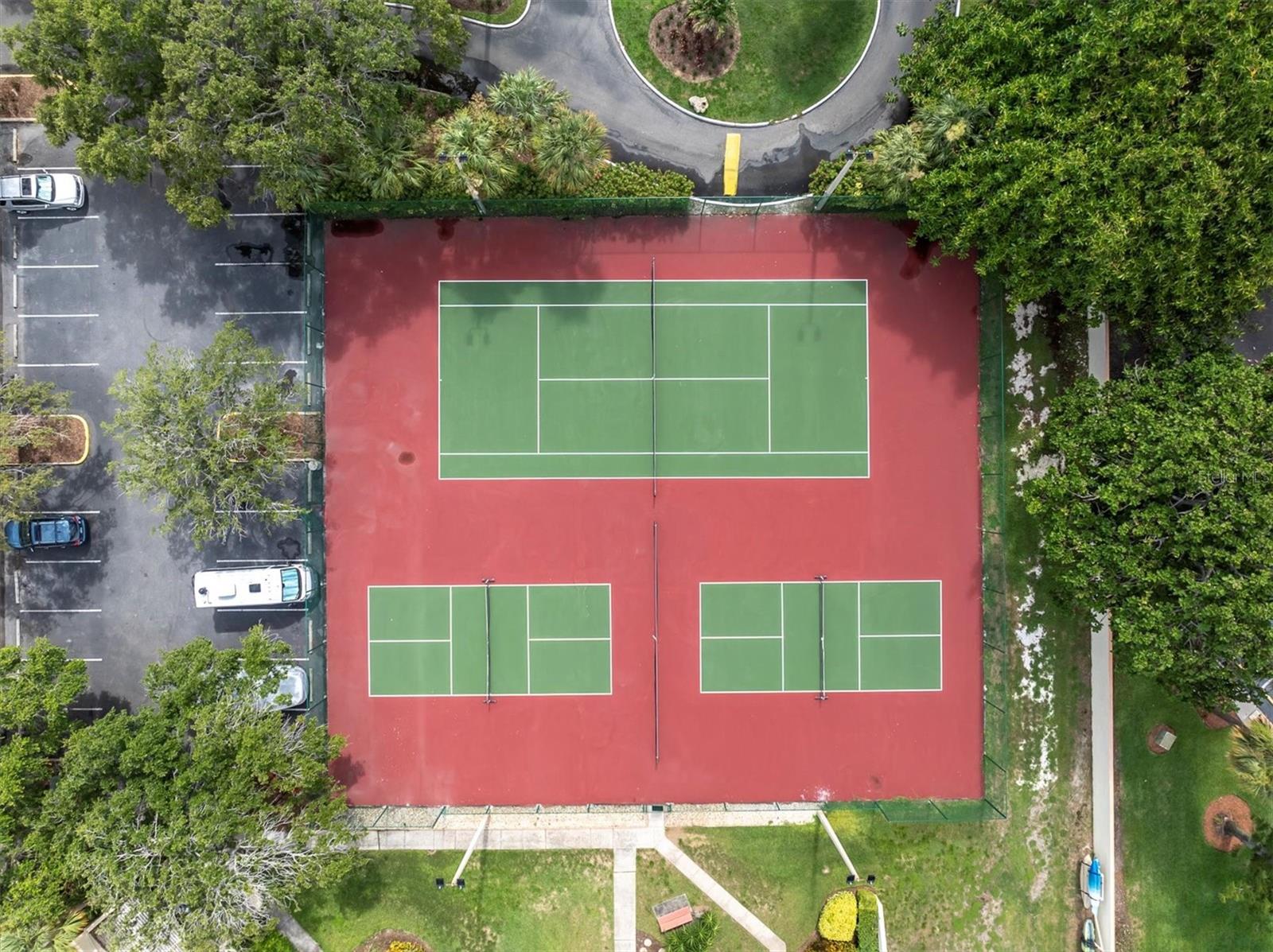 Image 35 of 50 For 7540 Sunshine Skyway Lane S P10