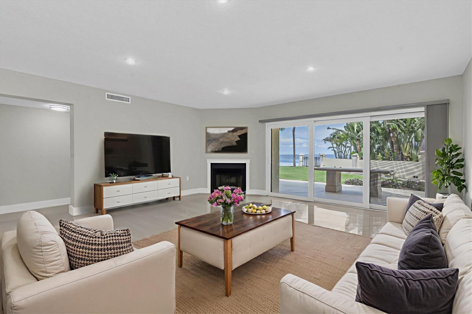 Image 4 of 50 For 7540 Sunshine Skyway Lane S P10