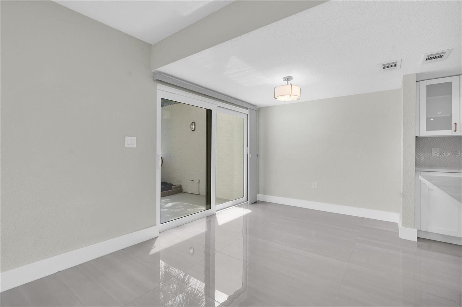 Image 7 of 50 For 7540 Sunshine Skyway Lane S P10