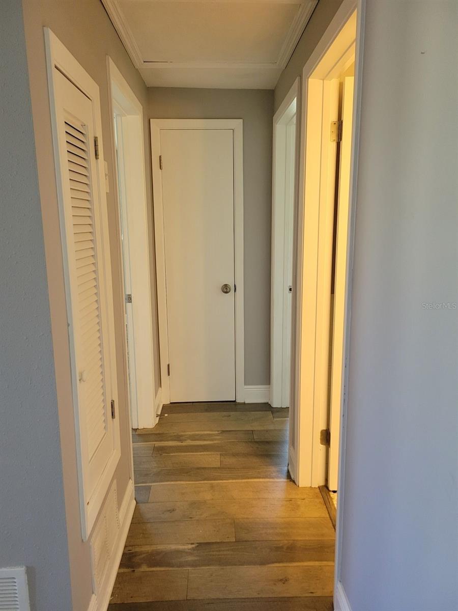 Image 23 of 28 For 831 4th Avenue Nw