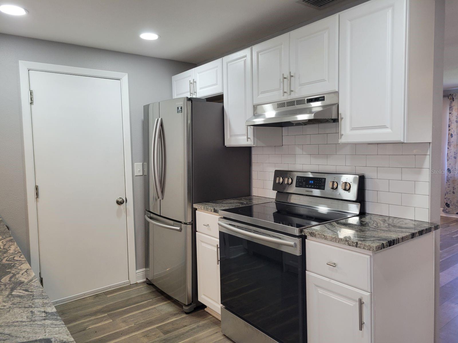 Image 6 of 28 For 831 4th Avenue Nw