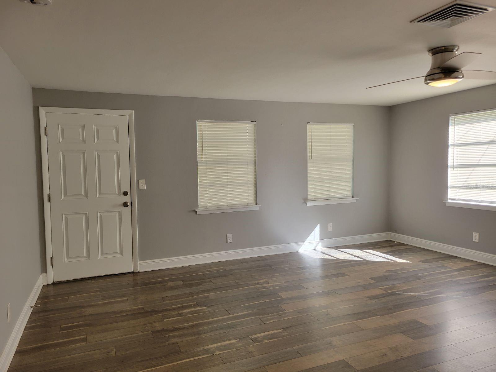 Image 8 of 28 For 831 4th Avenue Nw