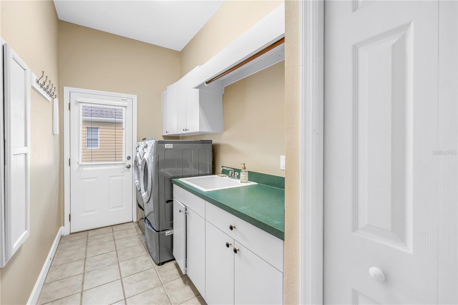 Image 40 of 77 For 10403 Carroll Cove Place