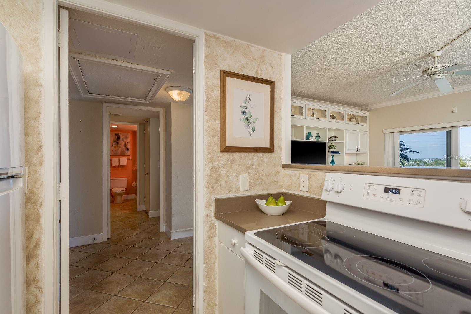 Image 14 of 23 For 880 Mandalay Avenue N404