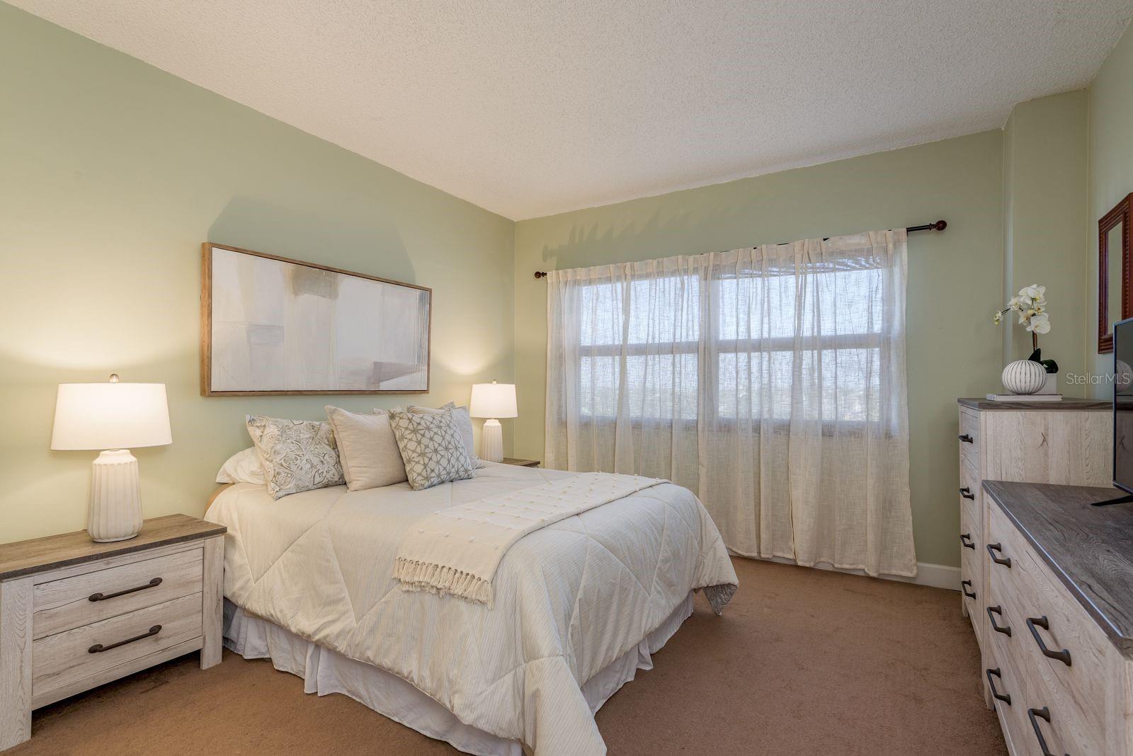 Image 15 of 23 For 880 Mandalay Avenue N404