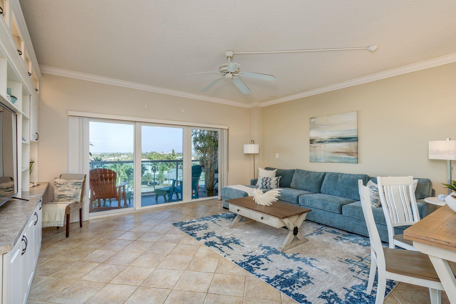 Image 5 of 23 For 880 Mandalay Avenue N404