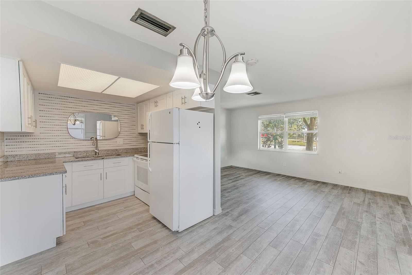 Image 12 of 49 For 969 2nd Avenue Ne