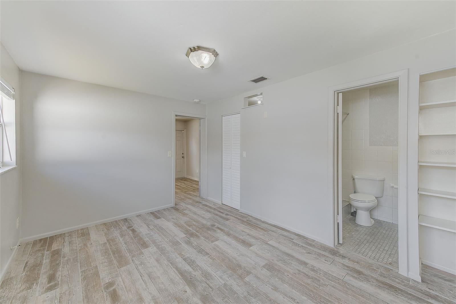 Image 17 of 49 For 969 2nd Avenue Ne