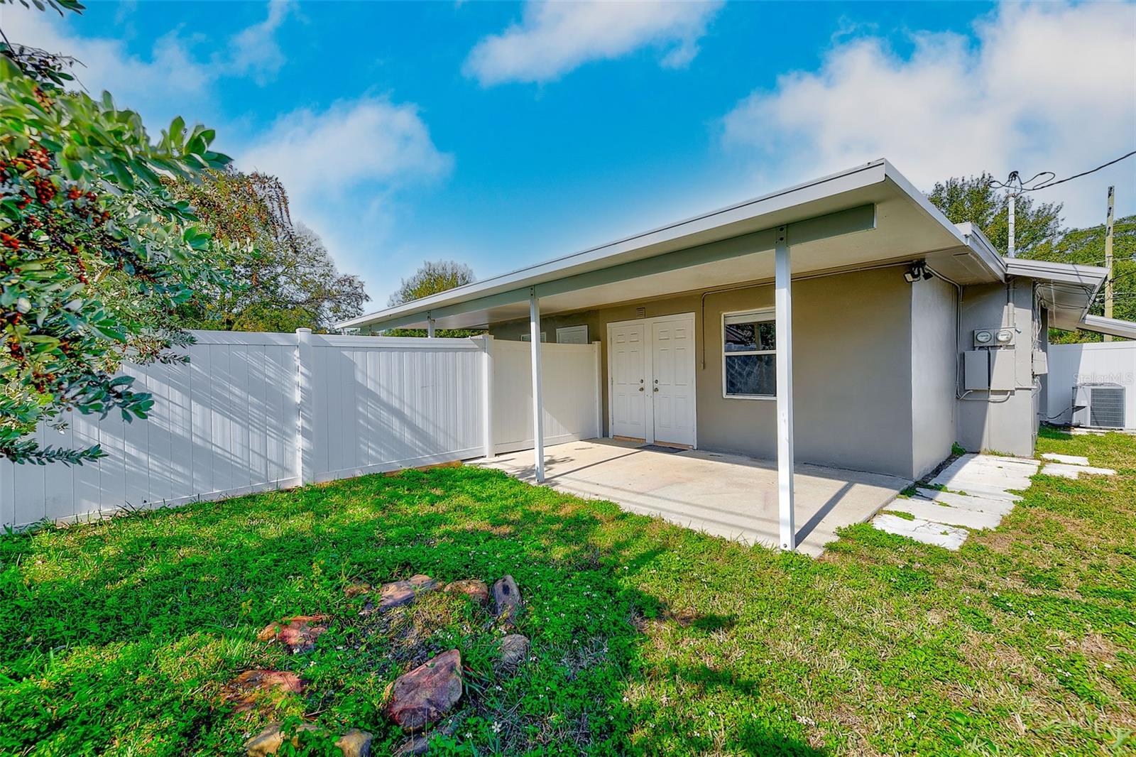 Image 26 of 49 For 969 2nd Avenue Ne