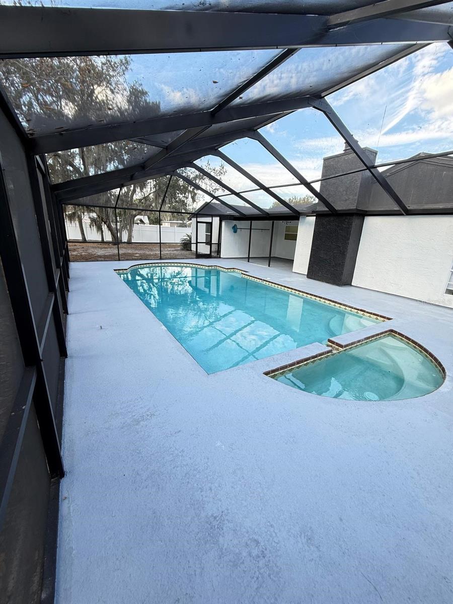 Listing photo id 9 for 4107 Denage Court