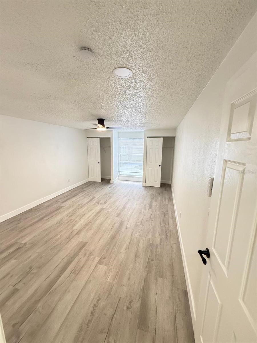 Listing photo id 18 for 4107 Denage Court