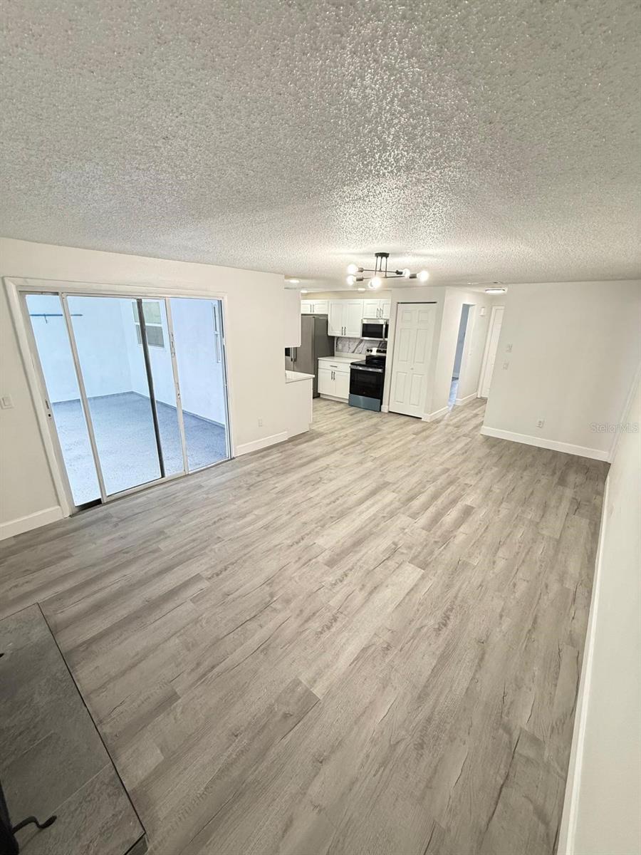 Listing photo id 22 for 4107 Denage Court