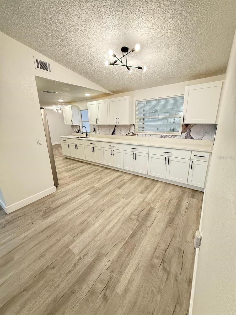 Listing photo id 27 for 4107 Denage Court