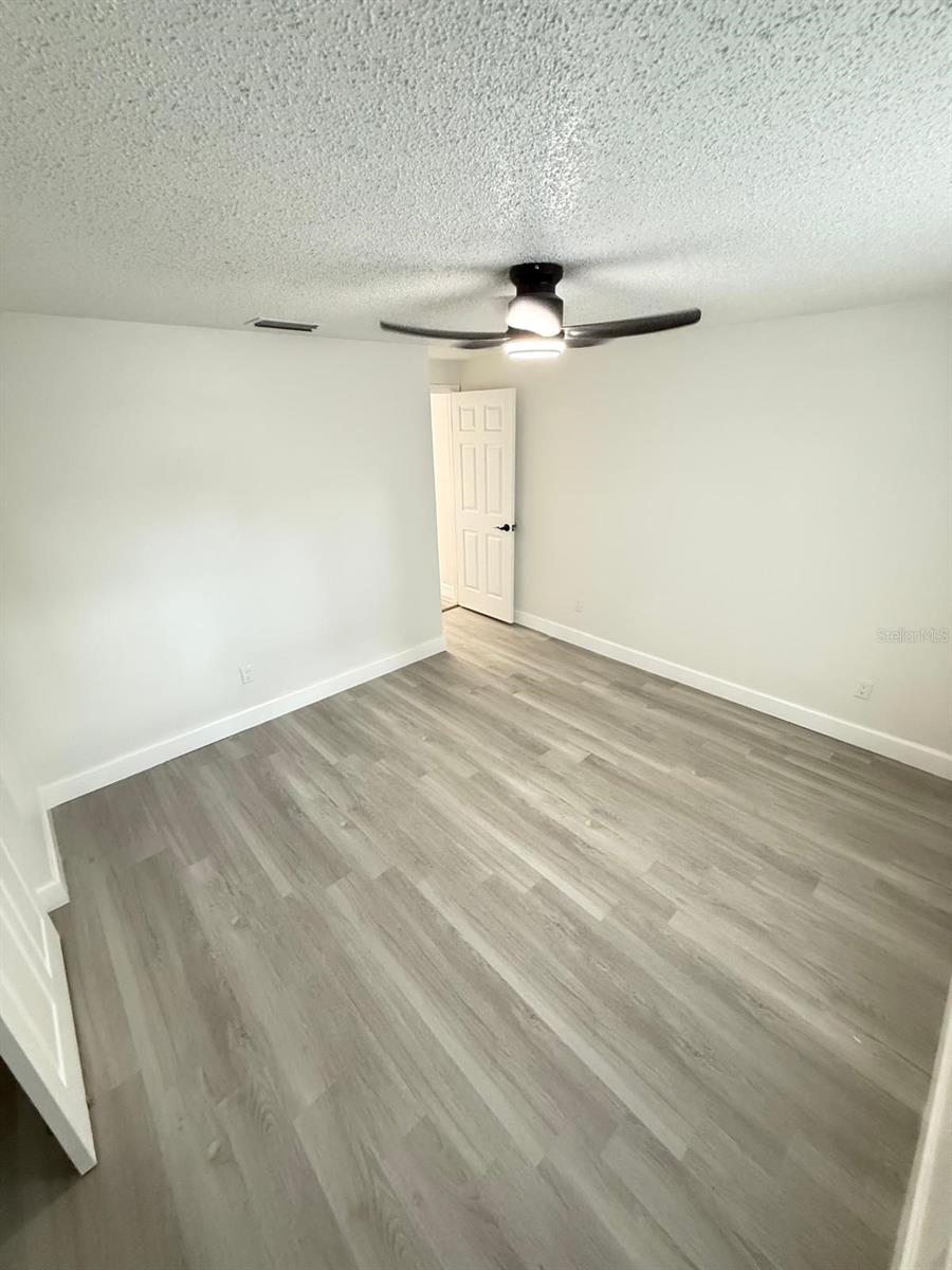 Listing photo id 28 for 4107 Denage Court