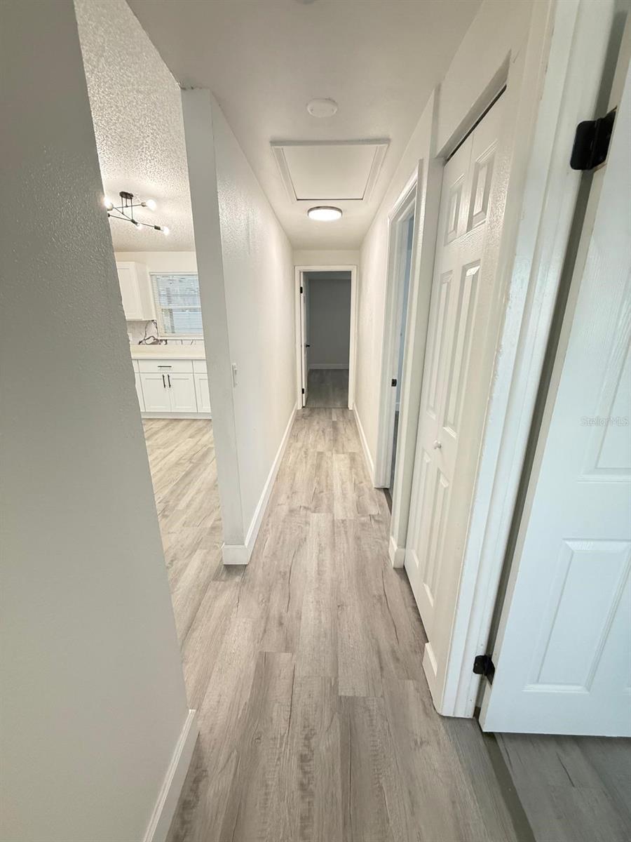 Listing photo id 32 for 4107 Denage Court