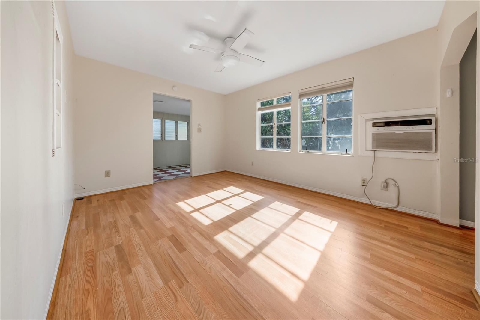 Image 32 of 65 For 517 41st Avenue S