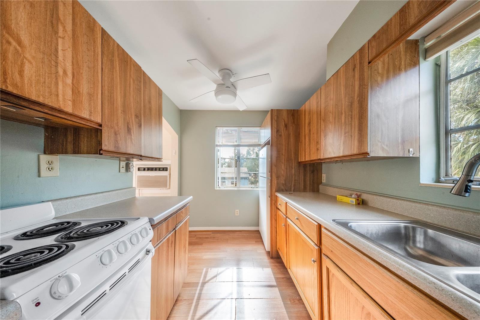 Image 42 of 65 For 517 41st Avenue S