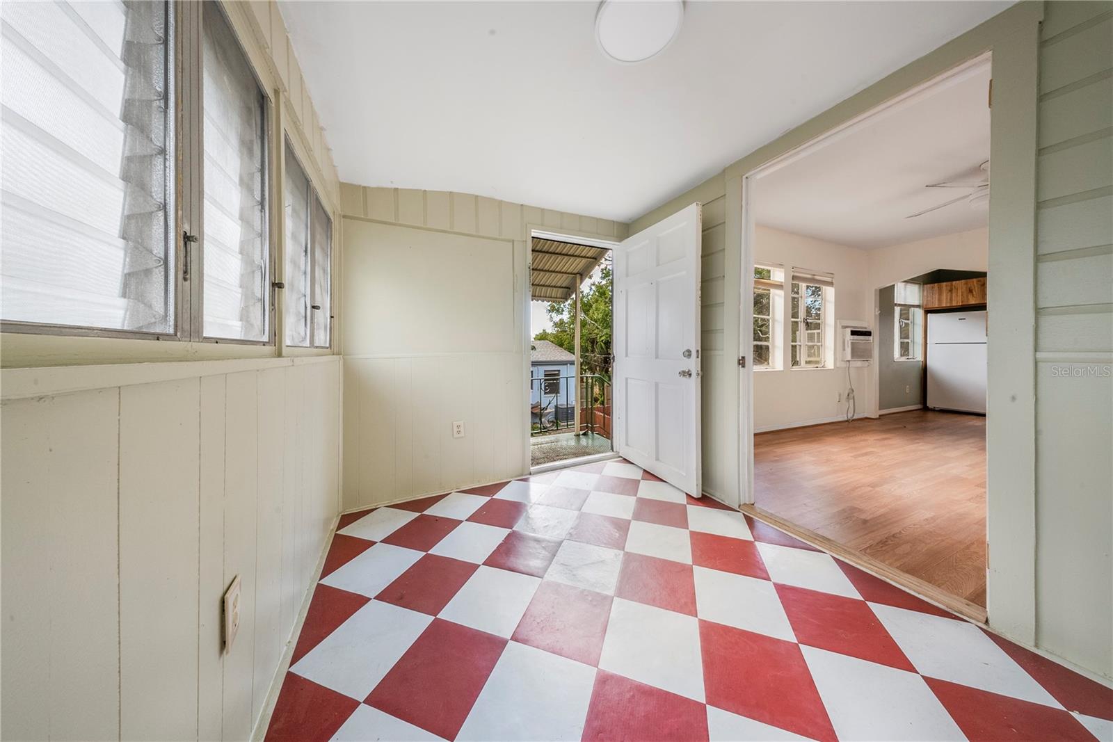 Image 45 of 65 For 517 41st Avenue S